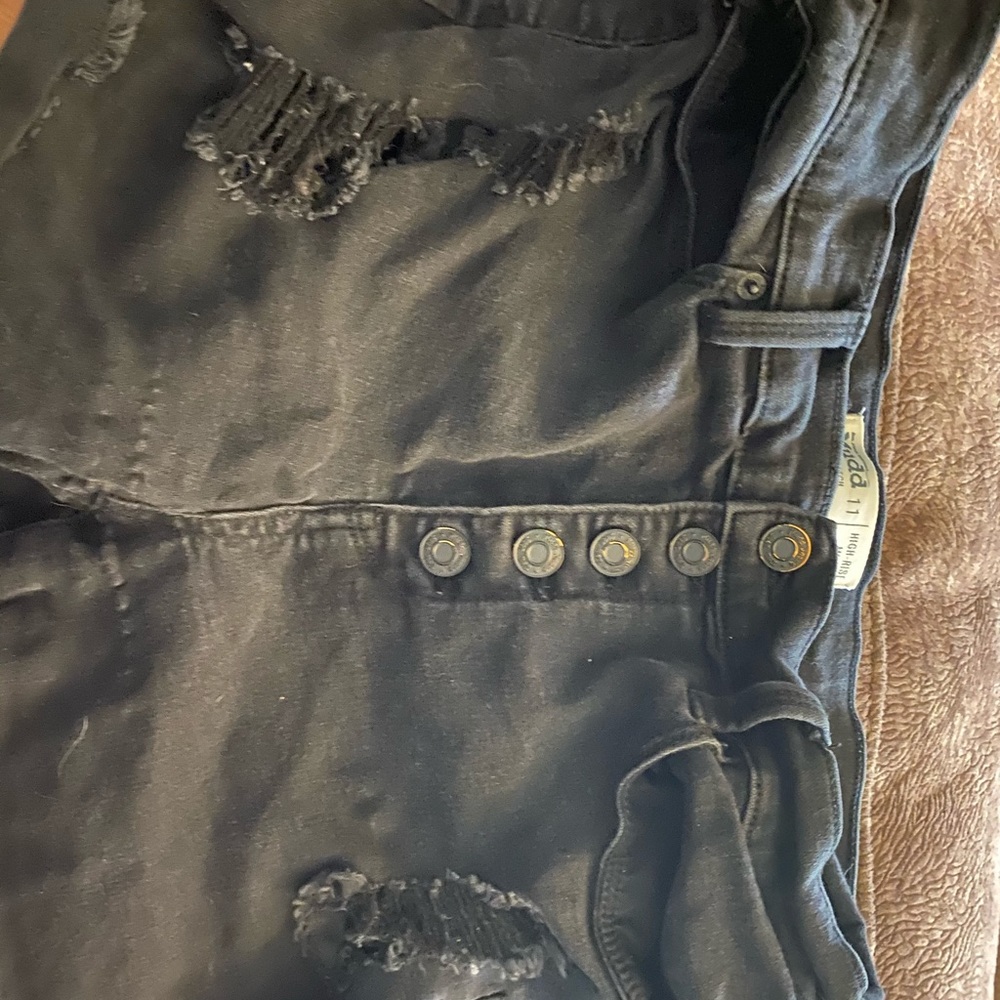 Distressed shorts